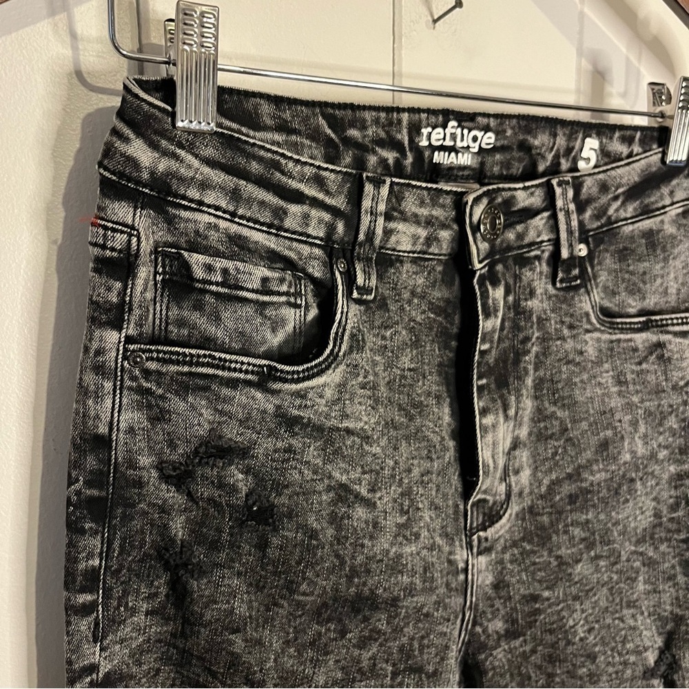 refuge Miami Acid Wash and Pink Jeans. Size 5. - Picture 4 of 6